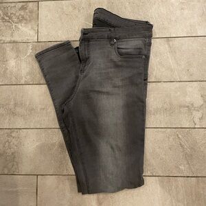 Kit from the Kloth toothpick skinny jean